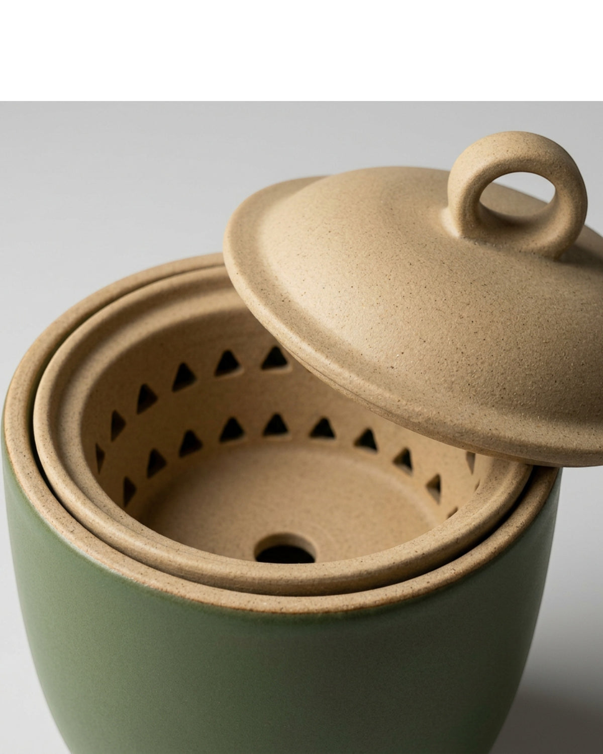 Ckdgb Footed Handleless Ceramic Tea Cup with Triangle Infuser and Lid Moss 11 oz - Detail view